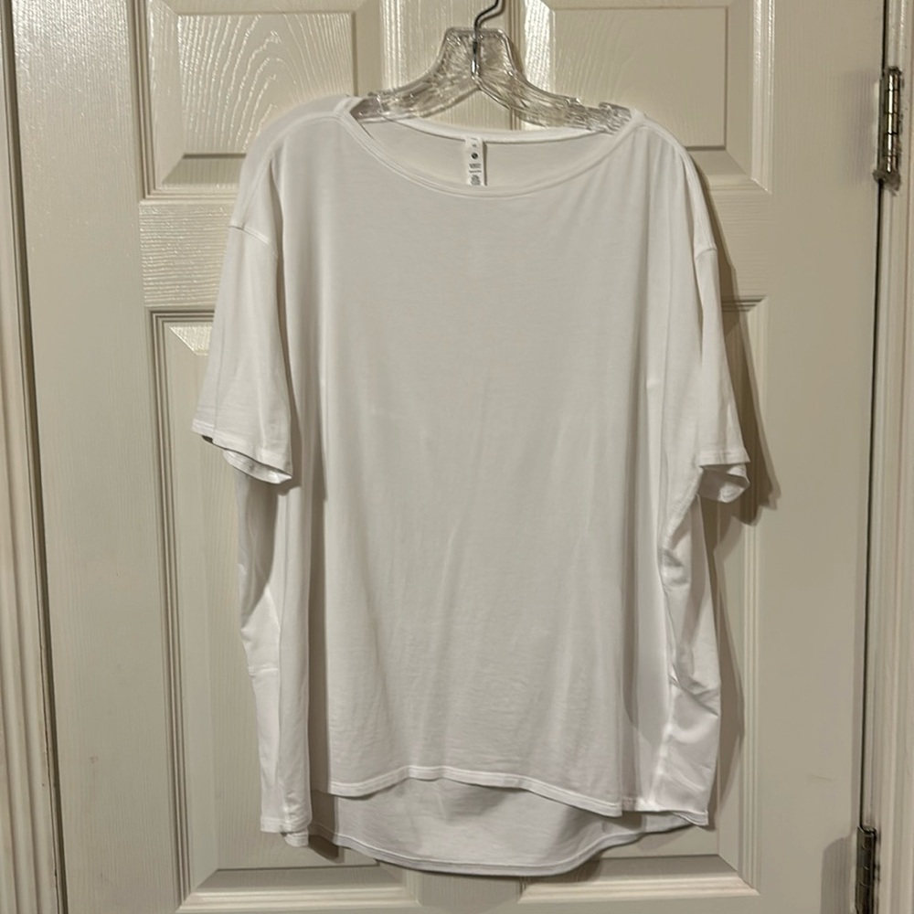 Lululemon Back in Action short sleeve
